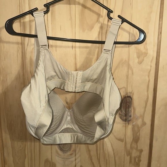 CACIQUE Seamless Beige Bra - Picture 2 of 4